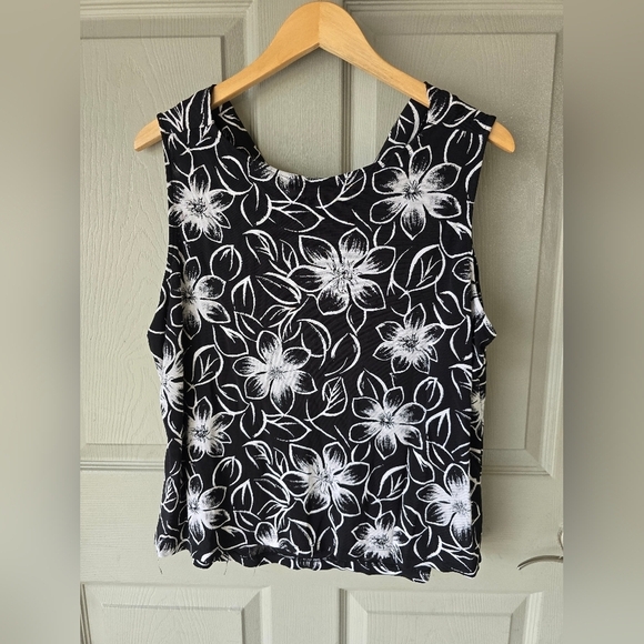 Kate Hill Floral Blouse 1X Women Sleeveless Waterfall Black White Coastal Strect - Picture 9 of 10